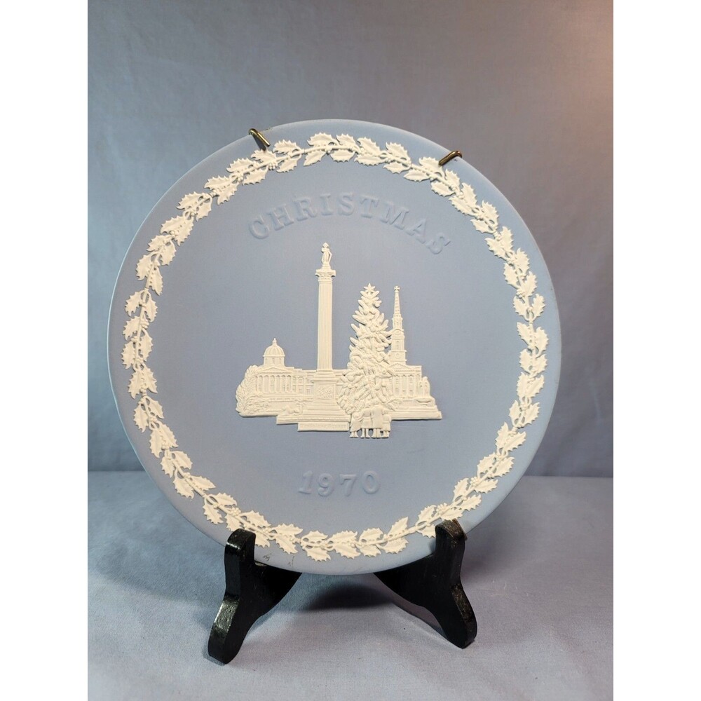 Christmas 1970 Birthday Plate Wedgewood Blue White Commemorative Trafalgar Squar